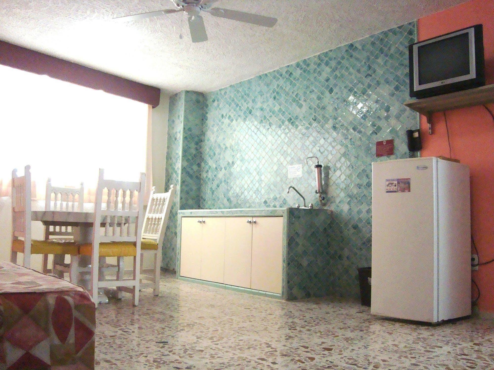 Suites Angelopolis Акапулко Екстериор снимка